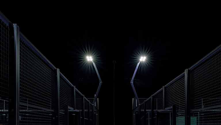 Flutlicht Tenniscourt